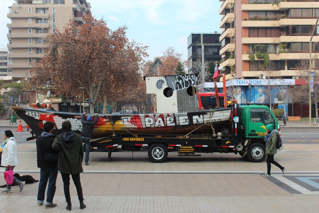 Mar Muerto, detalle del bote de madera recuperado