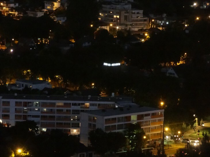 Todo es Desierto, tercer acercamiento nocturno al letrero